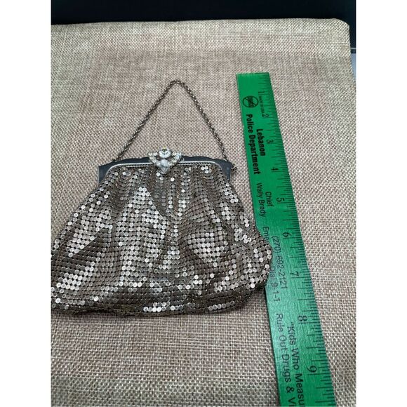 Vintage WHITING & DAVIS Silver Mesh Kiss lock Evening Bag Purse Made In USA 2945 - Picture 4 of 12